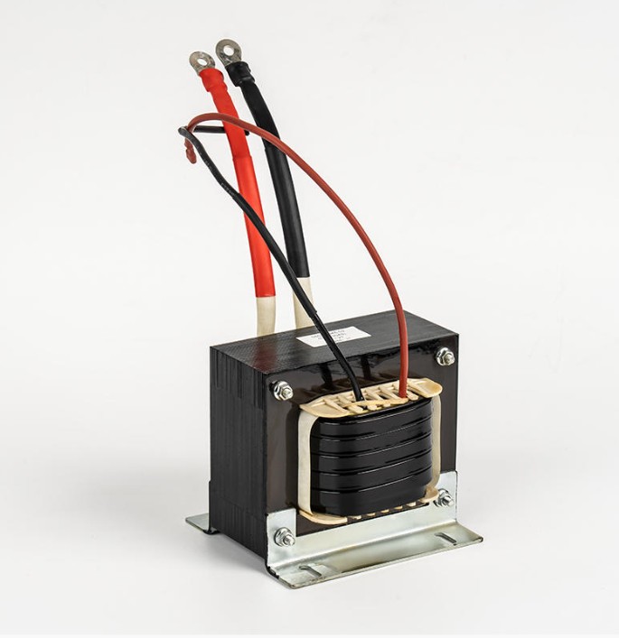 Pro jaká průmyslová odvětví nebo zařízení jsou invertorové transformátory vhodné?