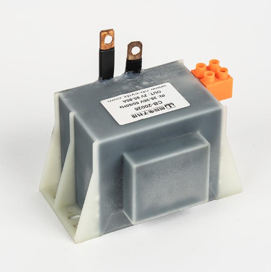 Jak rozlišit mezi transformátorem vysokého proudu a transformátorem proudu?